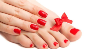 مخاطر طلاء الأظافر