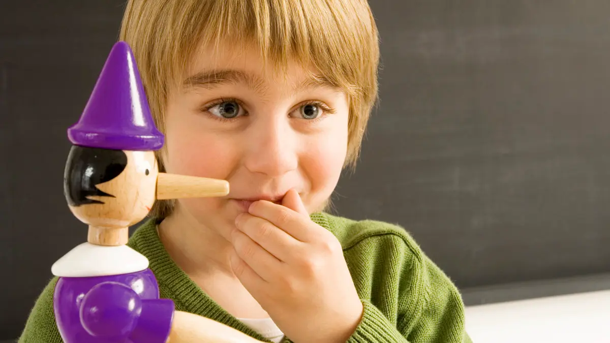 طريقة التعامل مع الطفل الكذاب