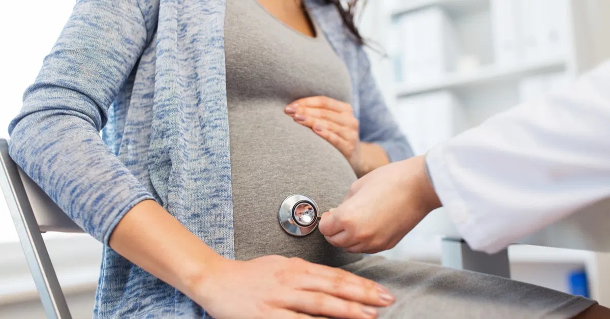 هل اختفاء أعراض الحمل طبيعي؟