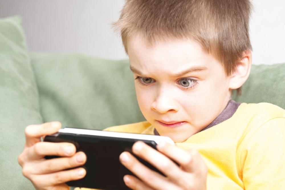 8. ضعف المهارات الاجتماعية 