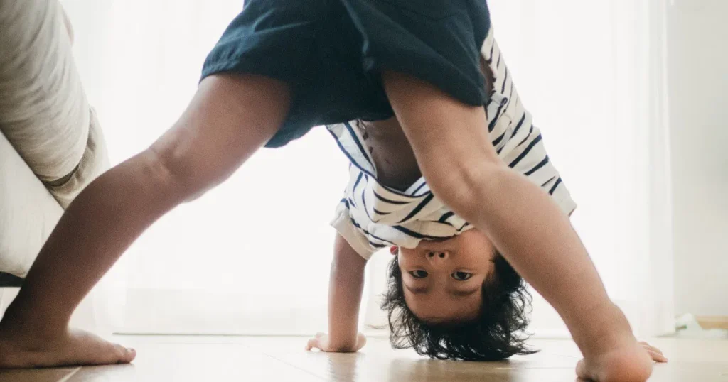 كيف أتعامل مع طفل عنده فرط الحركة؟