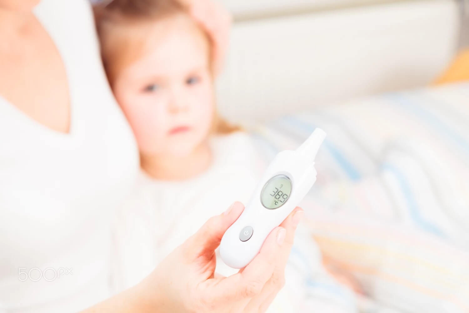 طرق خفض حرارة الرضيع