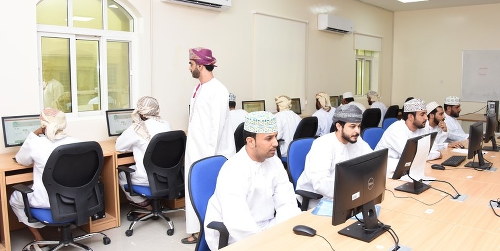 تحليل سوق العمل في سلطنة عمان لعام 2025