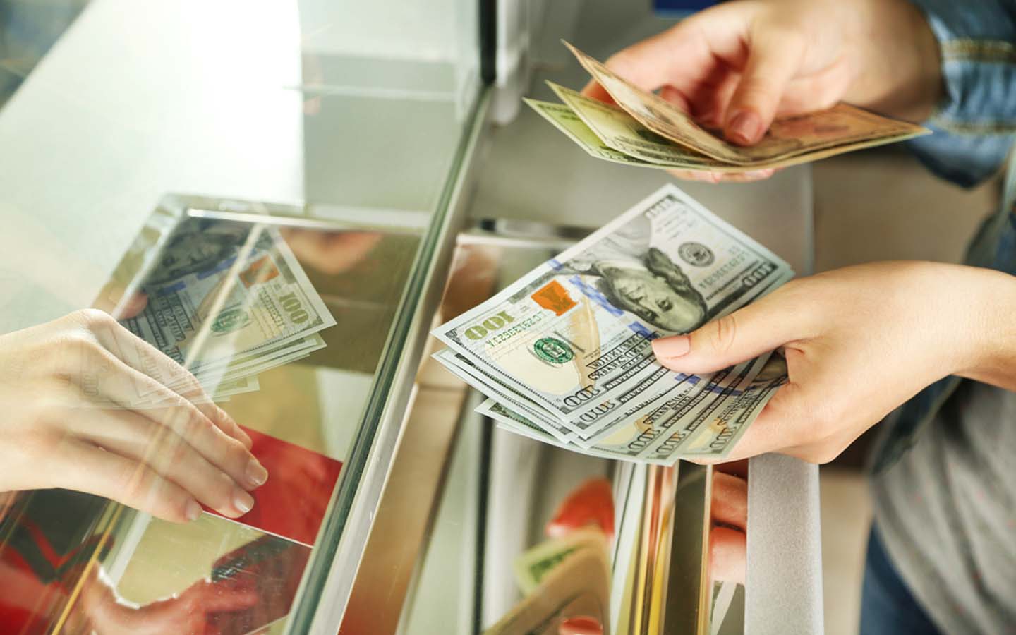 ما هي أفضل طرق الادخار للعائلات في الخليج؟