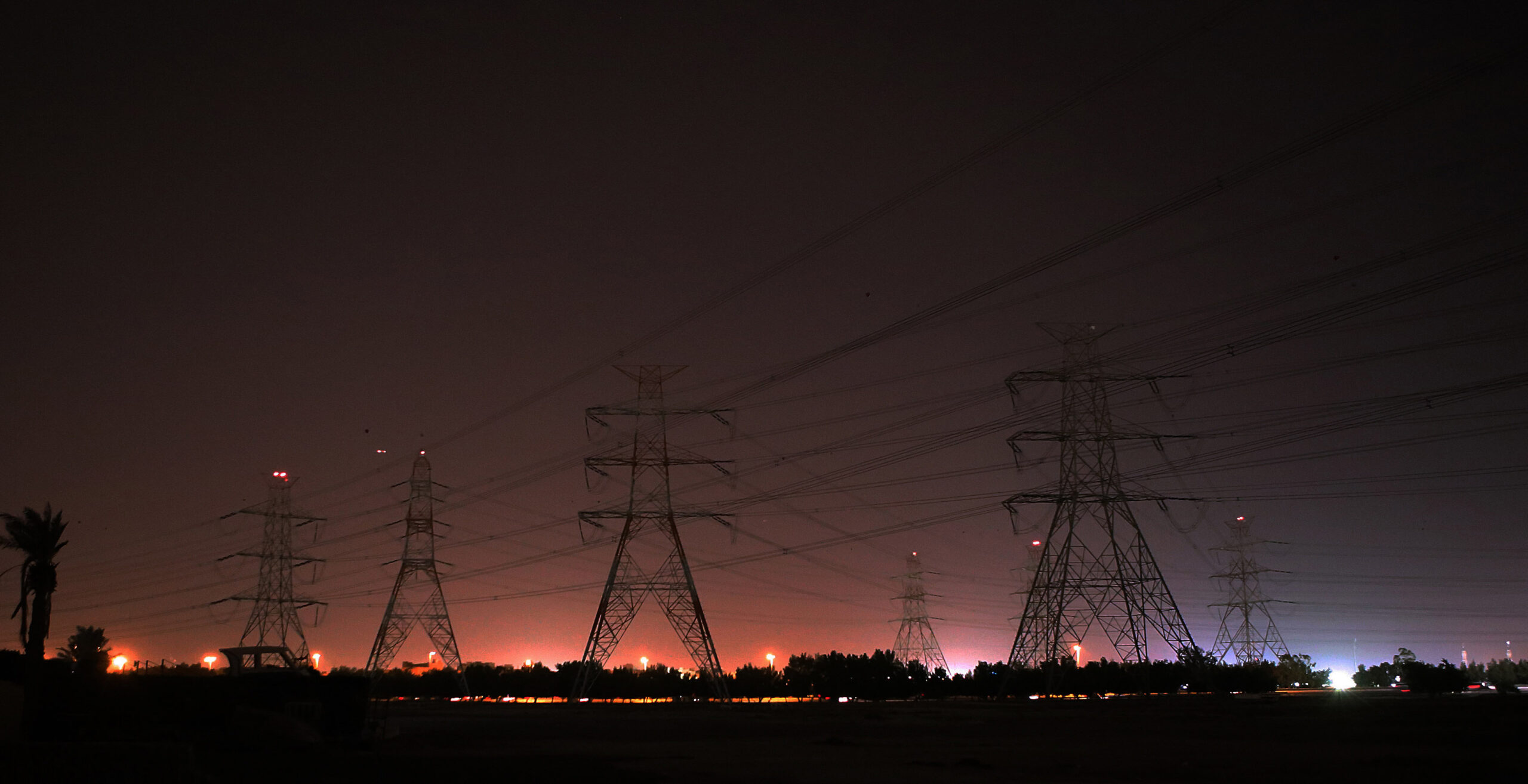 مشاريع التوصيل الكهربائي الذكي في السعودية