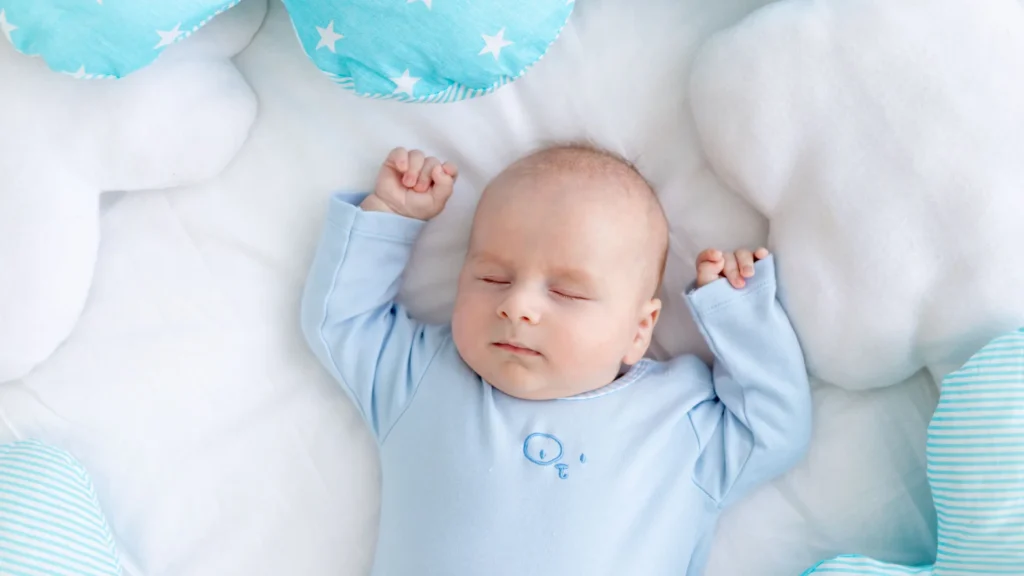 أفضل وقت لنوم الطفل في الليل