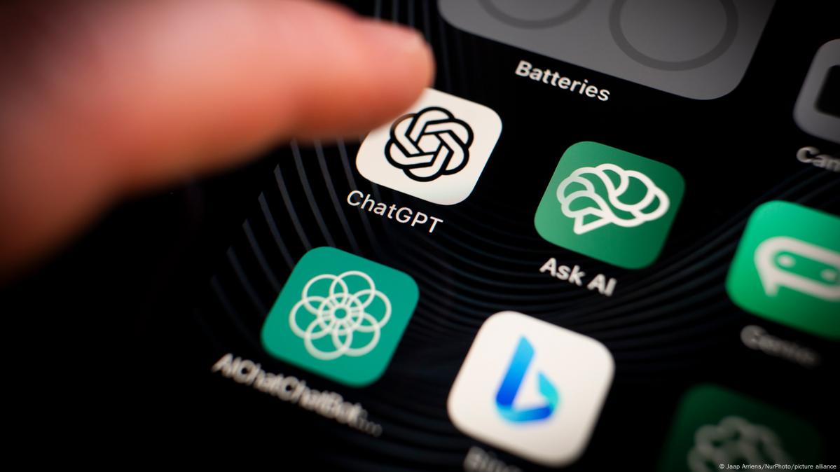 تطبيق ذكاء اصطناعي مجاني