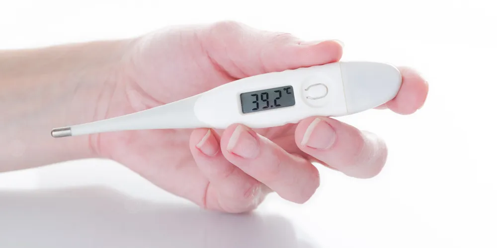 كيف اخفض حرارة الرضيع