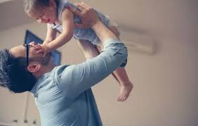 الأب له دور محوري في النمو النفسي السليم