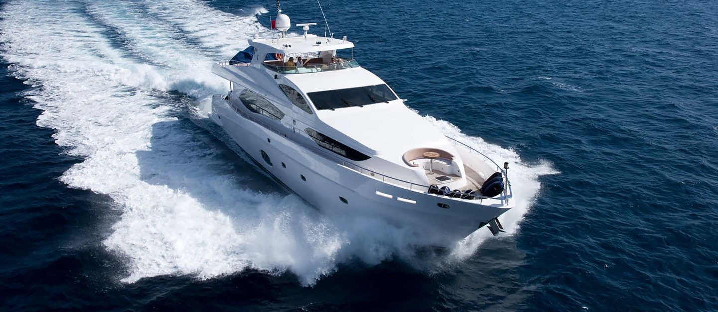 تجارب سياحية لا تنسى في يخت خاص في دبي