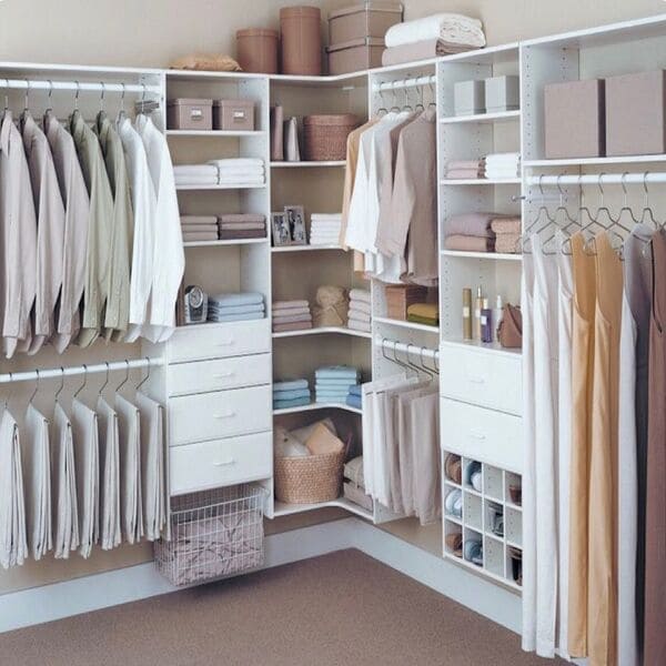 نصائح لترتيب الخزانة حسب الموسم