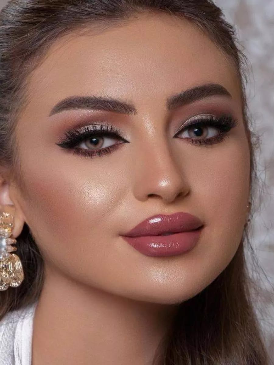 أحدث صيحات المكياج لعام 2025 لجمالك العصري