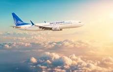 الطيران بالطائرة المروحية فوق الأهرامات: مغامرة فاخرة للأثرياء