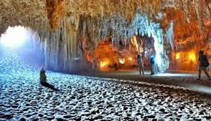 رحلات المغامرة الفاخرة: تسلق الجبال، التزلج على الرمال، واستكشاف الكهوف في مصر