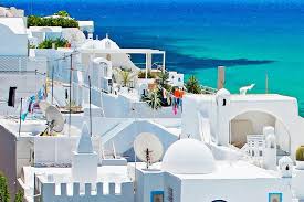 اكتشف وجهات تونس الفاخرة: دليل لأفضل المنتجعات الساحلية