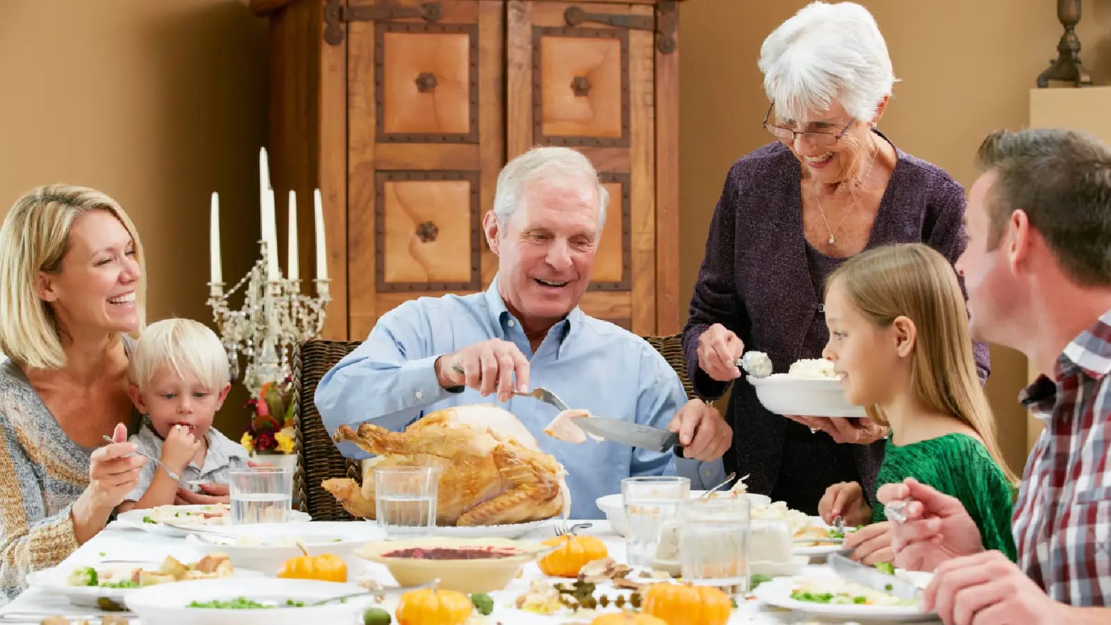 عادات يومية بسيطة تصنع أسرة سعيدة ومستقرة