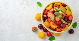 أنواع سلطات الفواكه وفوائدها