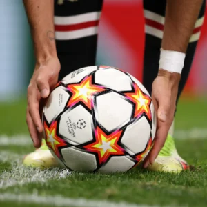 ترتيب أبرز فرق الدوريات الخمسة الكبرى