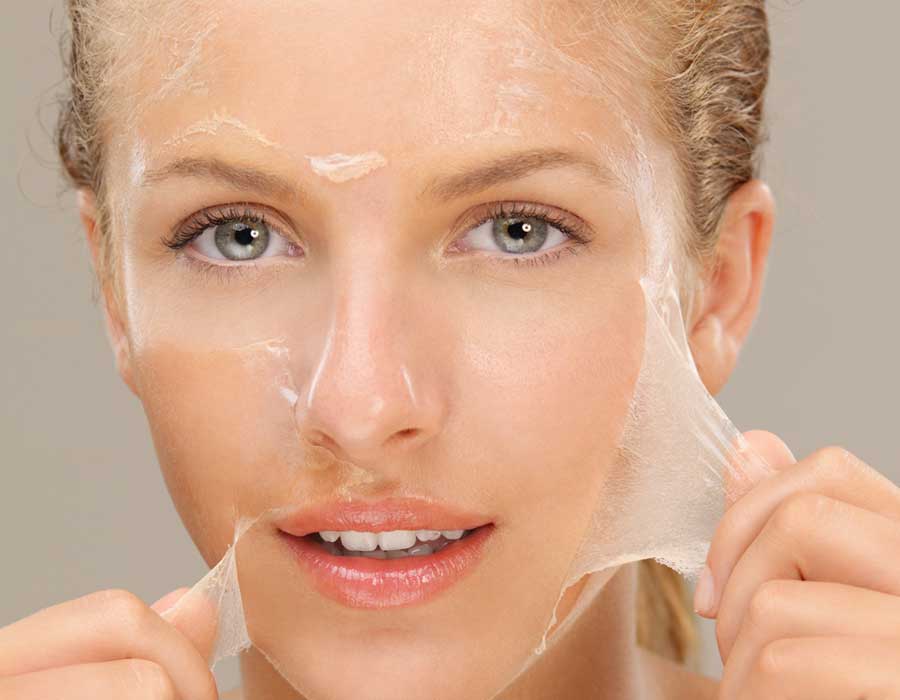 تقشير البشرة الكيميائي: الفوائد والمخاطر