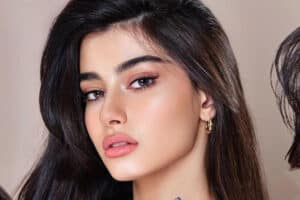 مكياج طبيعي خفيف لإطلالة يومية